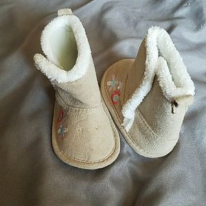 Baby girl furry boots